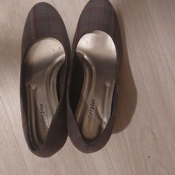 Shoes - Picture 2 of 2